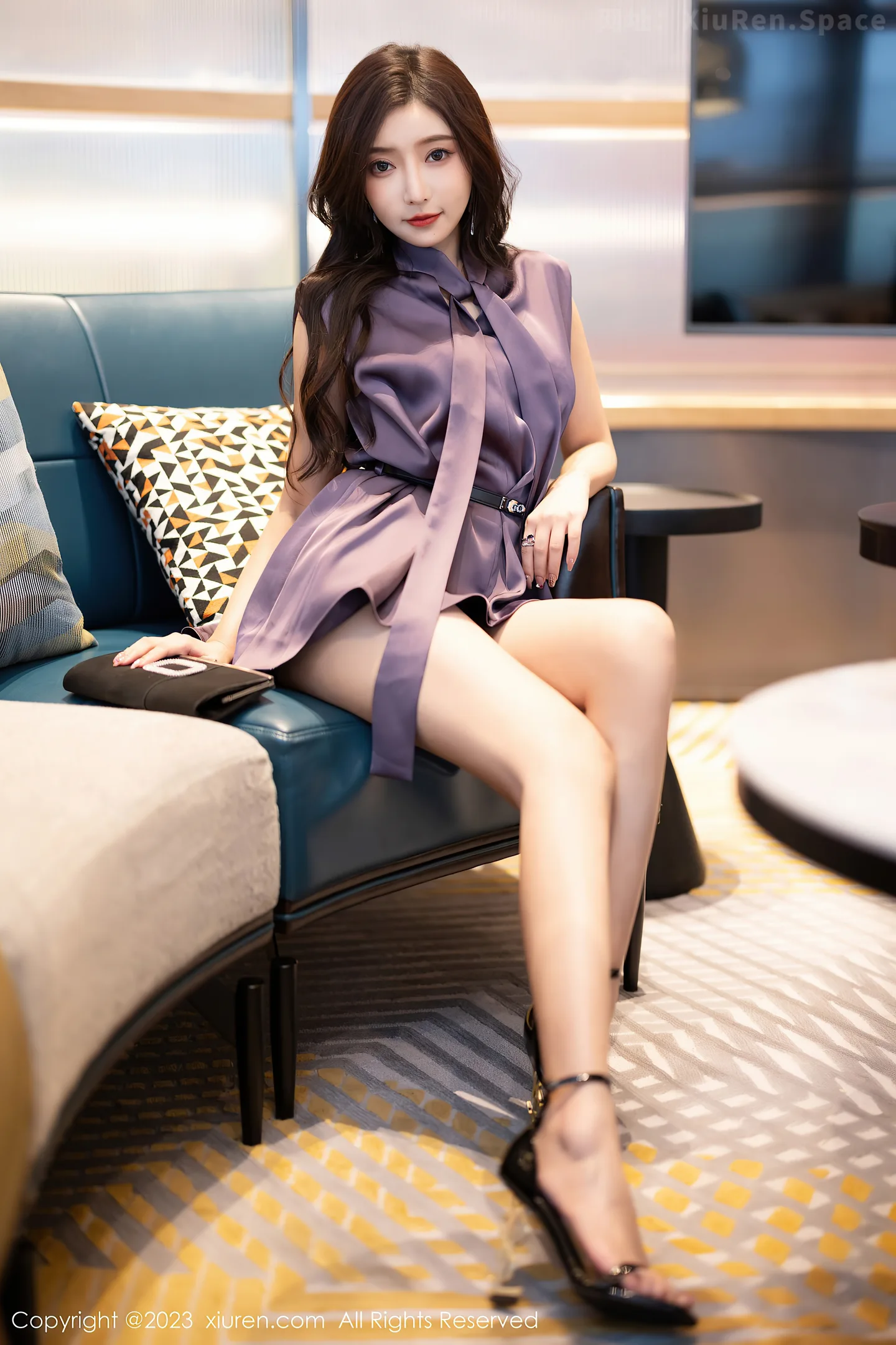 图片[4]-[XiuRen秀人网]VOL.7462 女神王馨瑶yanni脱紫色上衣露性感白色蕾丝内衣完美诱惑写真80P-秀人网官方网站